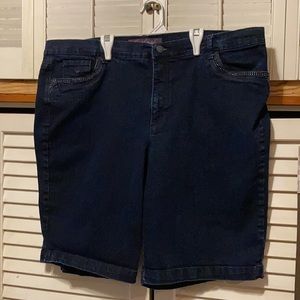 Gloria Vanderbilt Amanda Bermuda Jean Shorts